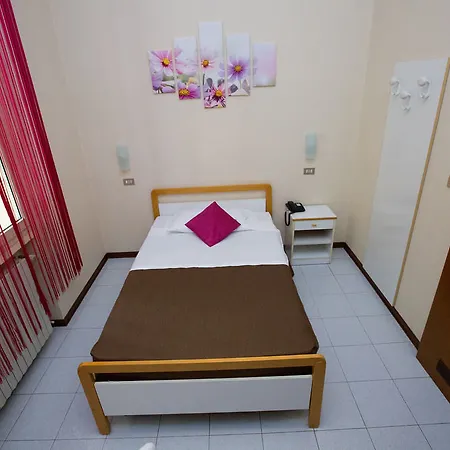 Otel Arcoveggio Bolonya