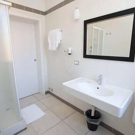 Arcoveggio Otel Bolonya